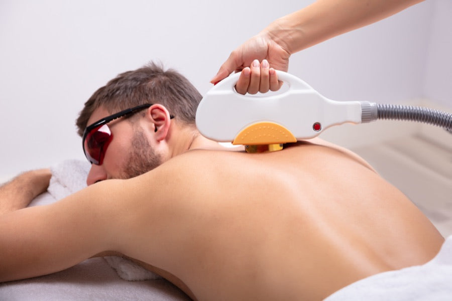 Rücken lasern für Herren bei Beau Cosmetics in Urmitz bei Koblenz